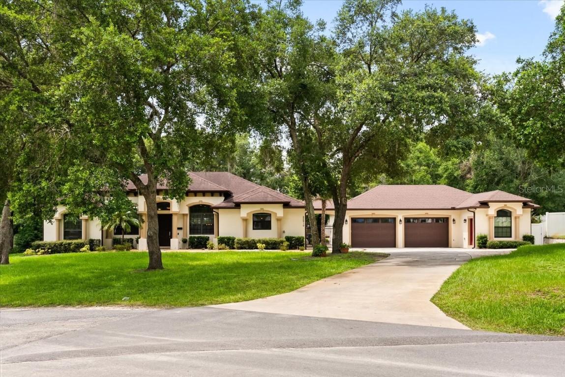 25910 Timuquana Dr., Sorrento, FL 32776