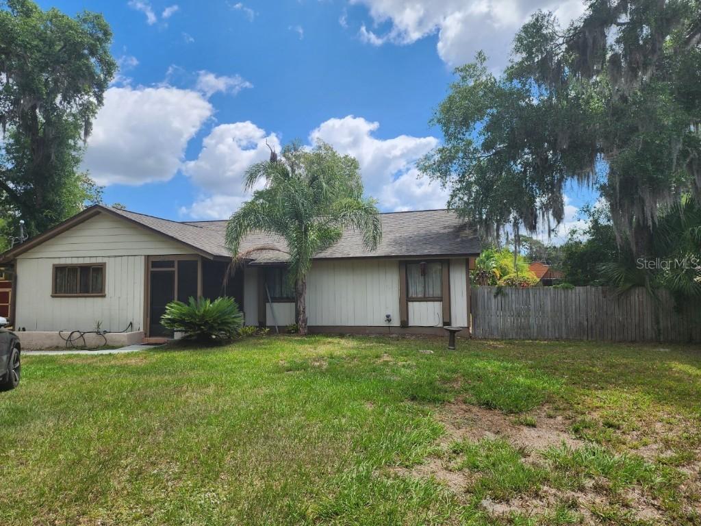 201 N Hart Rd., Geneva, FL 32732