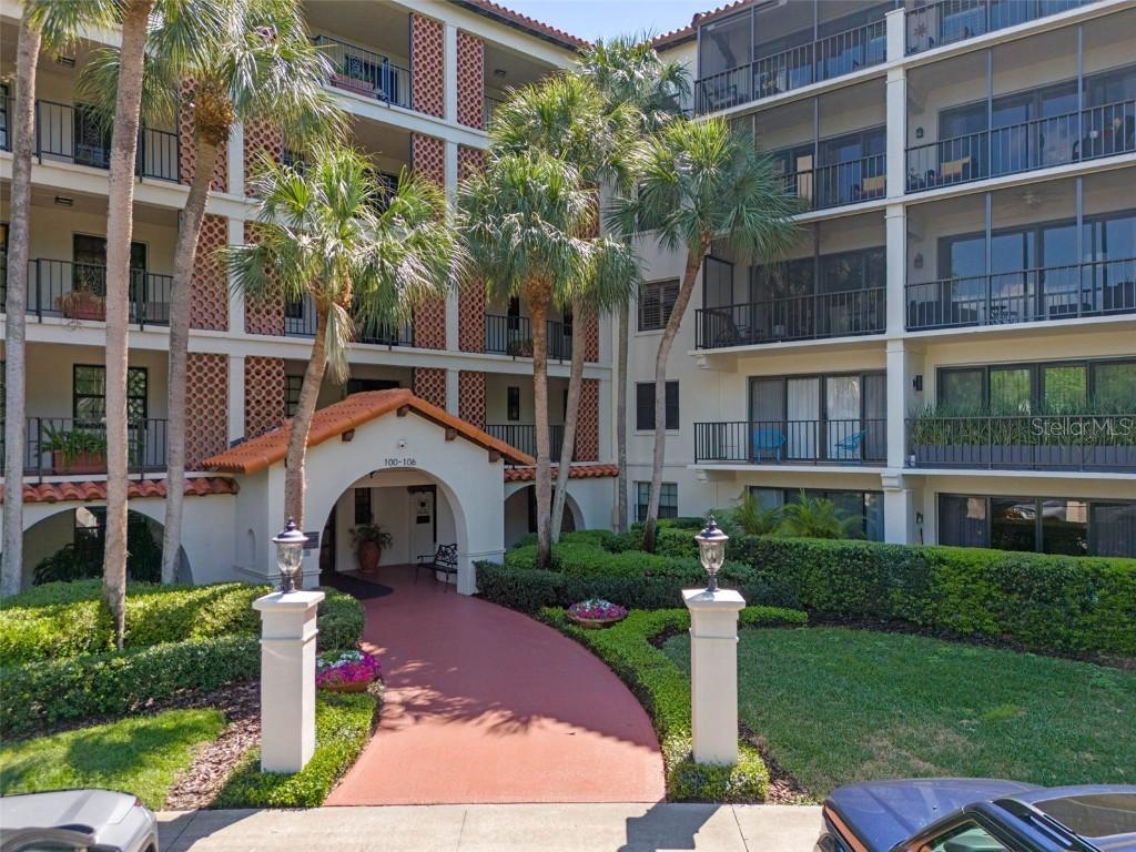 100 S Interlachen Ave. #204D, Winter Park, FL 32789