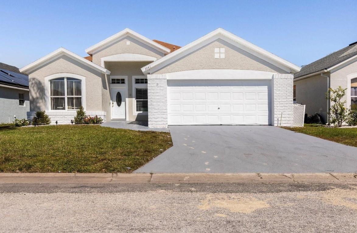 1041 Jaybee Ave., Davenport, FL 33897