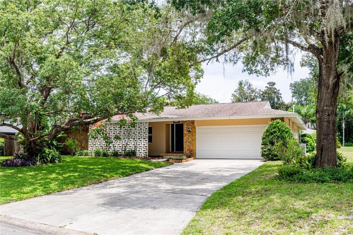 670 Palm Dr., Oviedo, FL 32765