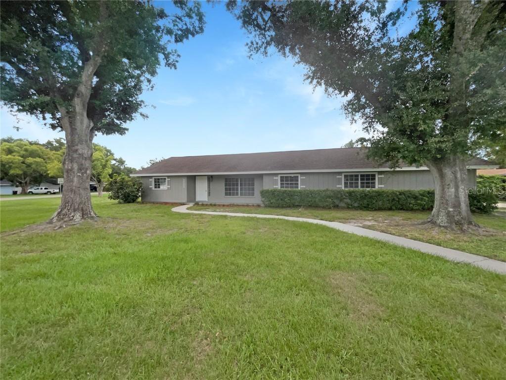 1215 Merlyn St., Lakeland, FL 33813