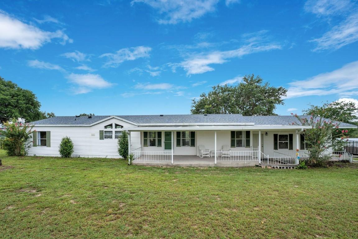 14590 SE Sunset Harbor Rd., Weirsdale, FL 32195