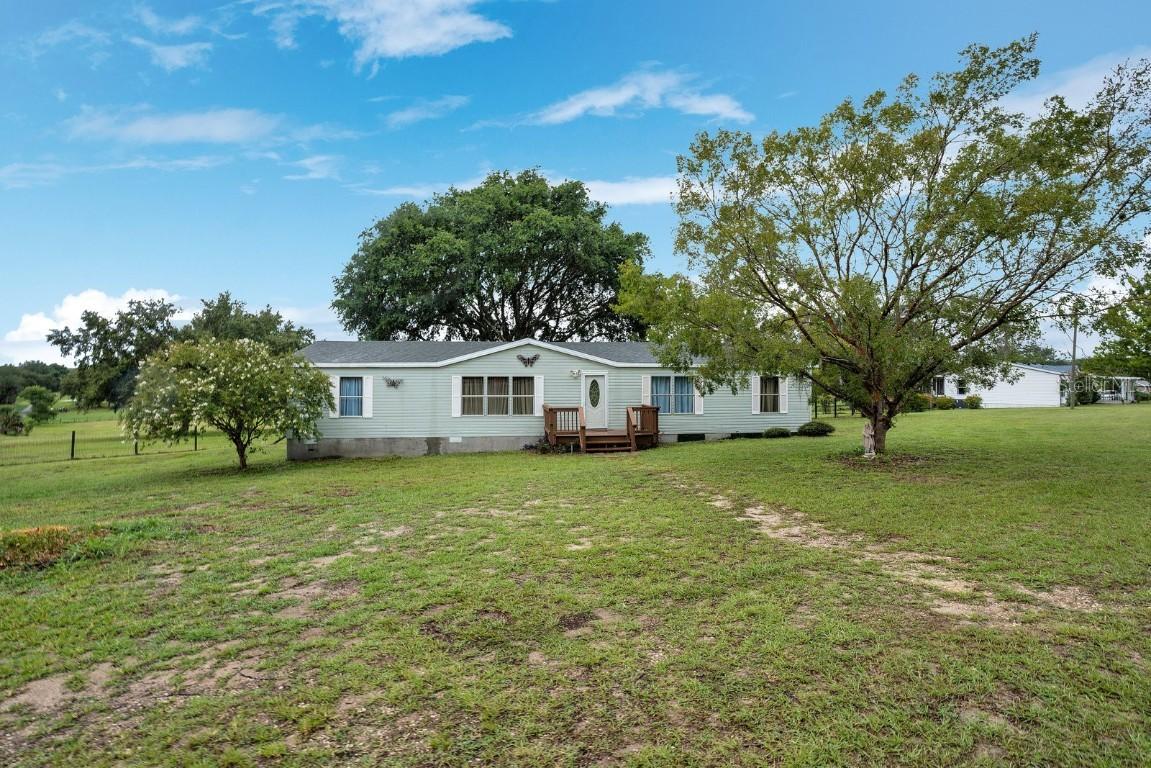 14620 SE Sunset Harbor Rd., Weirsdale, FL 32195