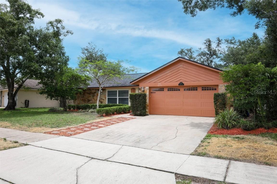 1077 Shaffer Tr., Oviedo, FL 32765