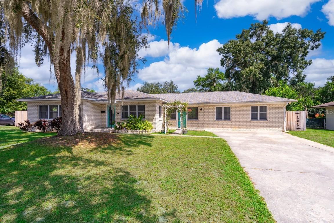 2187 Palmetto Rd., Mount Dora, FL 32757