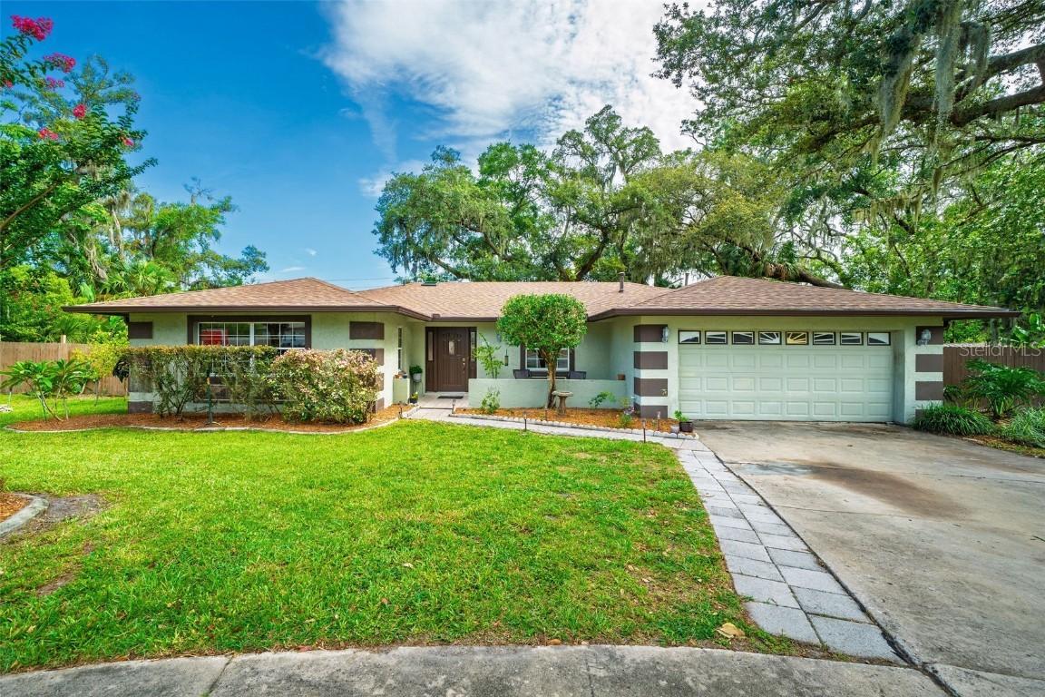 102 Aimee Pl., Longwood, FL 32750
