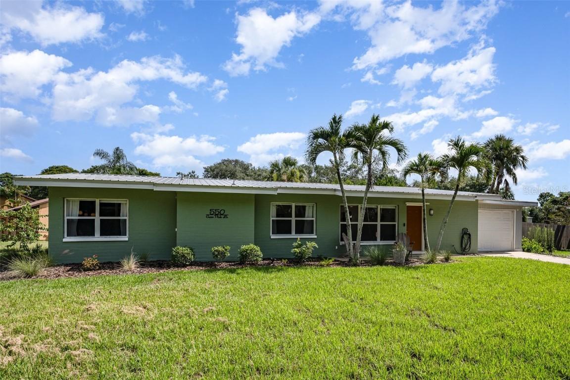550 Grove Park Ln., Merritt Island, FL 32953