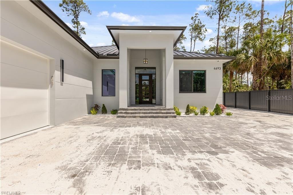 4693 13th Ave., Naples, FL 34116