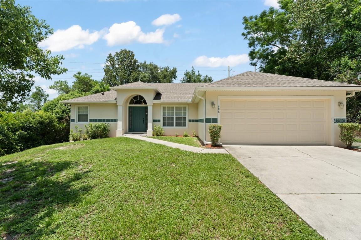 688 N Apache Cir., Deltona, FL 32725