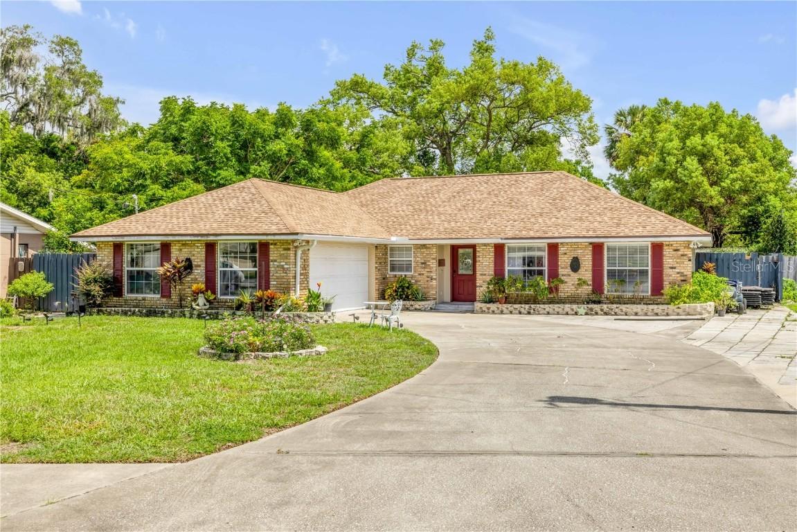 520 Dixson St., Orange City, FL 32763