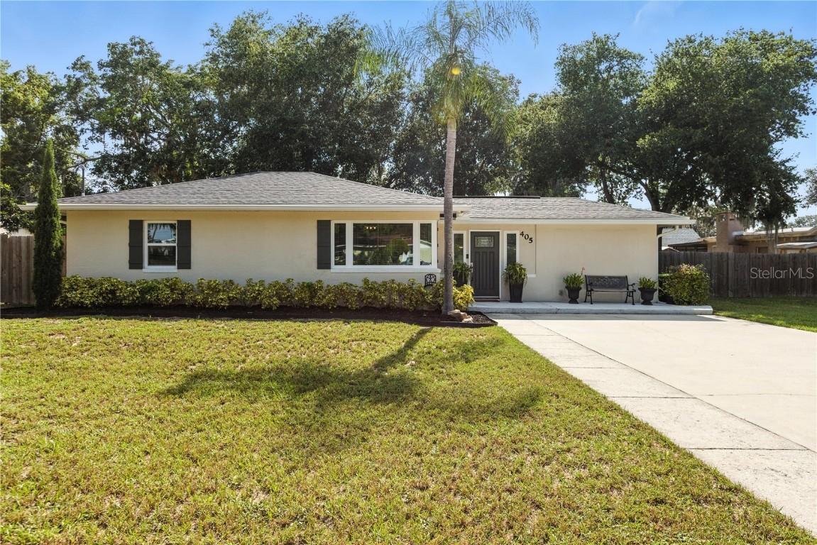 405 S Palm Ave., Howey In The Hills, FL 34737