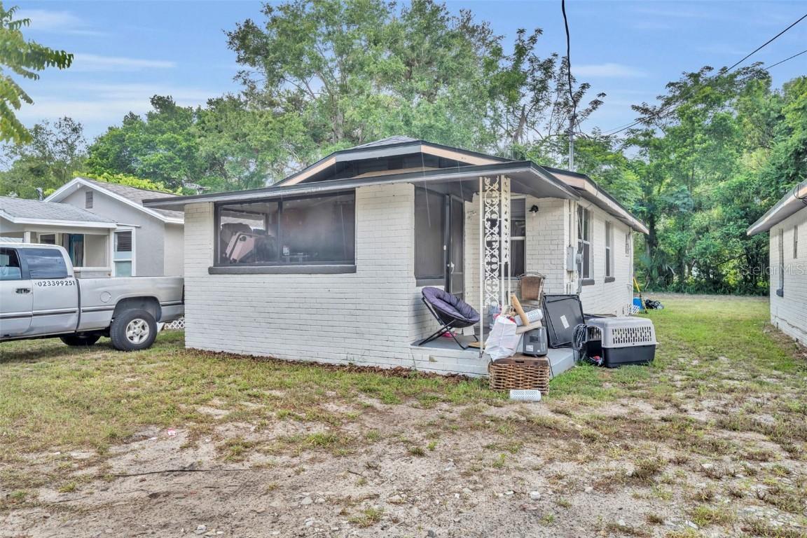 2105 Hollywood Ave, Eustis, FL 32726