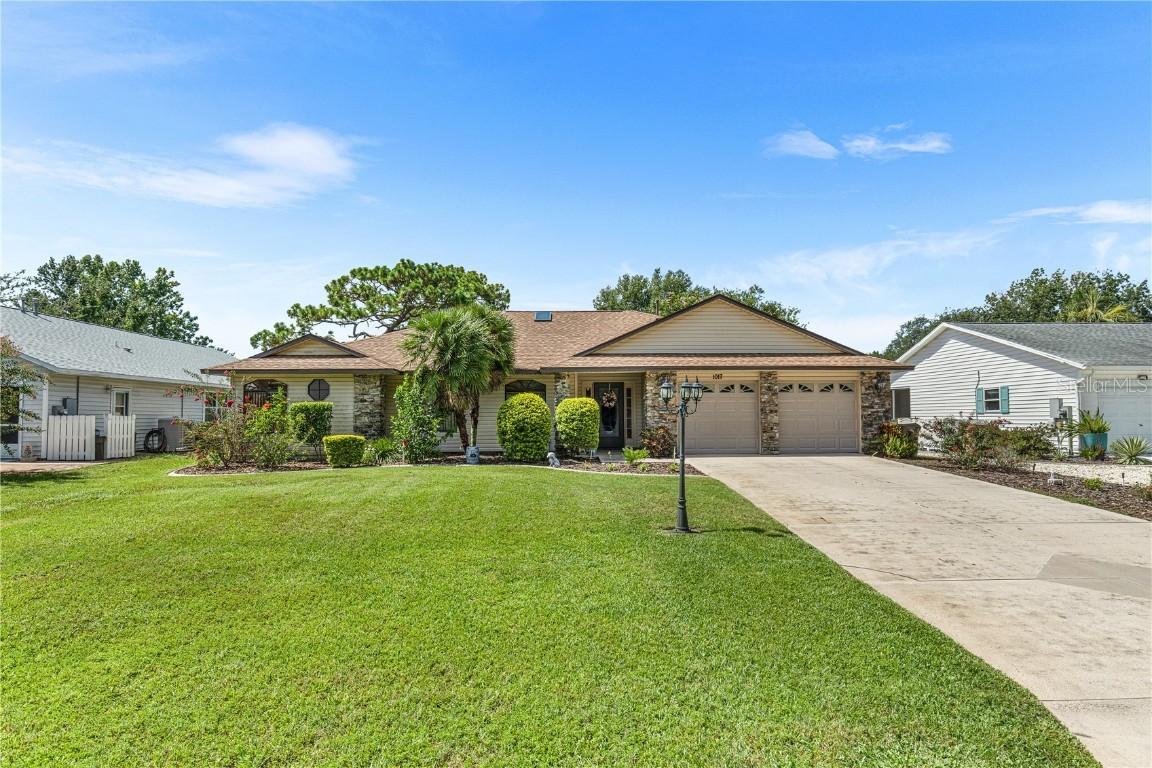 1017 Dundee Cir., Leesburg, FL 34788