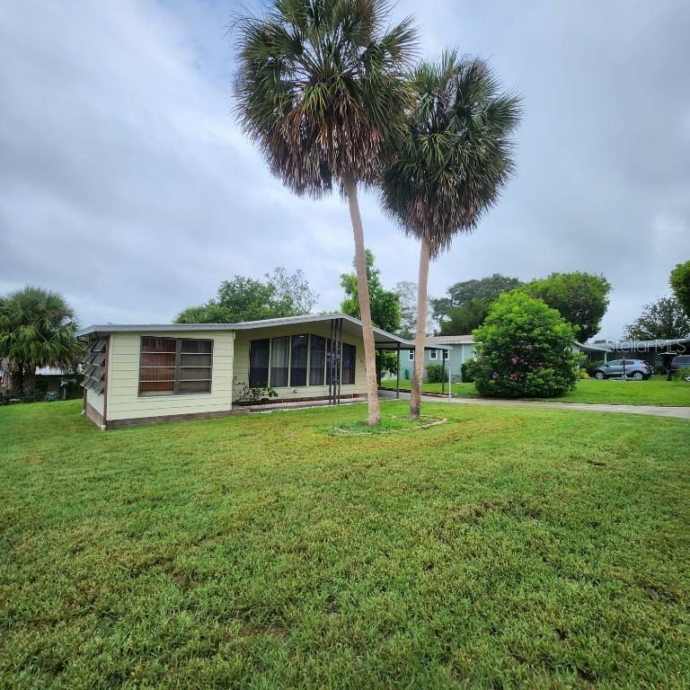 1012 Parker Pl., Lady Lake, FL 32159
