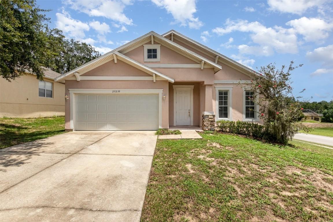 25239 Chipshot Ct., Sorrento, FL 32776