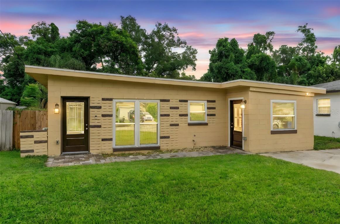 1909 White Ave., Orlando, FL 32806