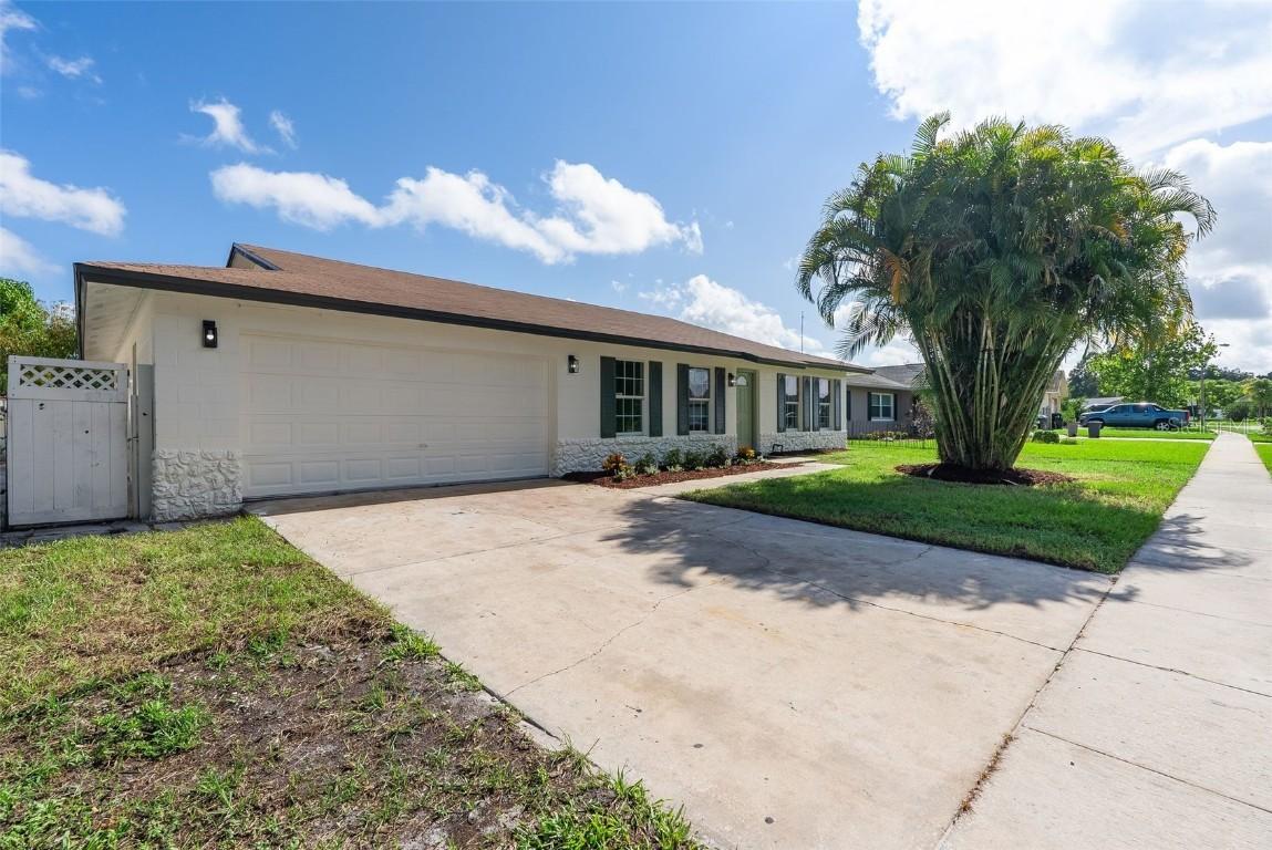 10225 Brownwood Ave., Orlando, FL 32825