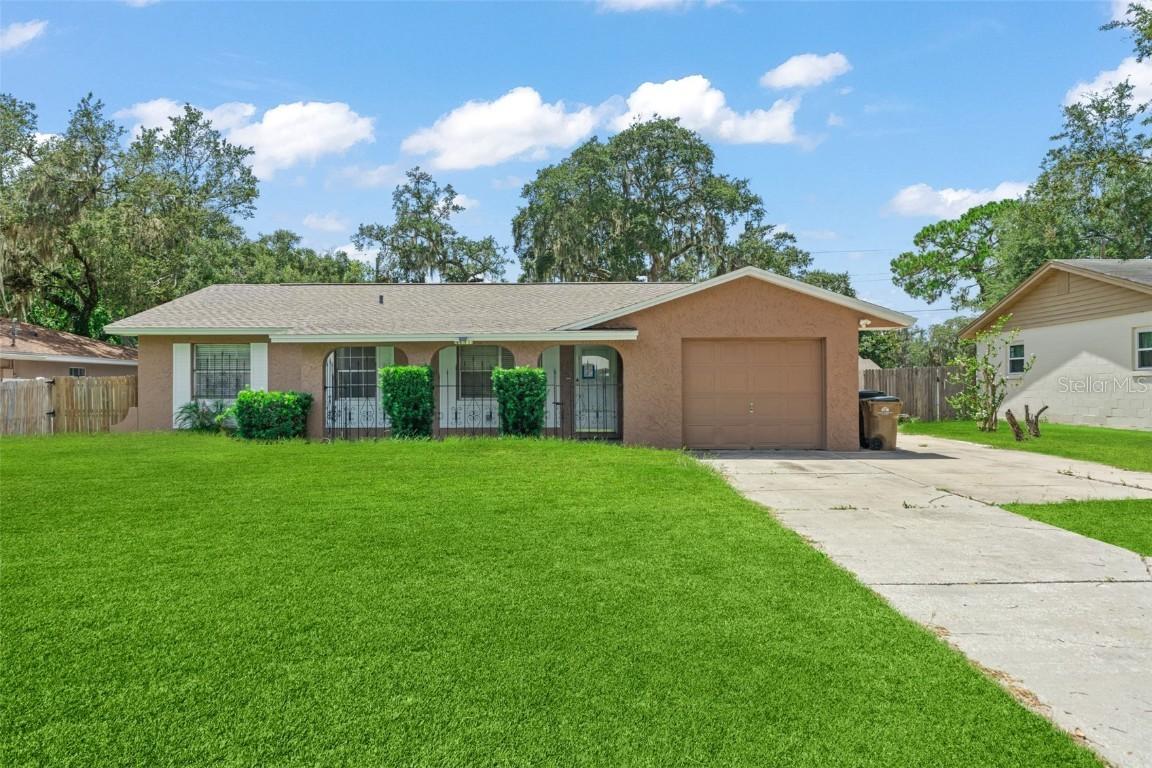 635 Vincent Dr., Mount Dora, FL 32757