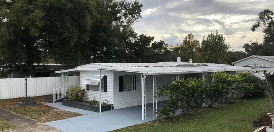 5206 Wood St., Port Orange, FL 32127