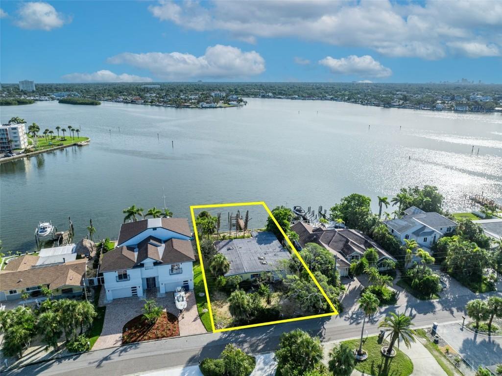 6960 S Shore Dr., South Pasadena, FL 33707