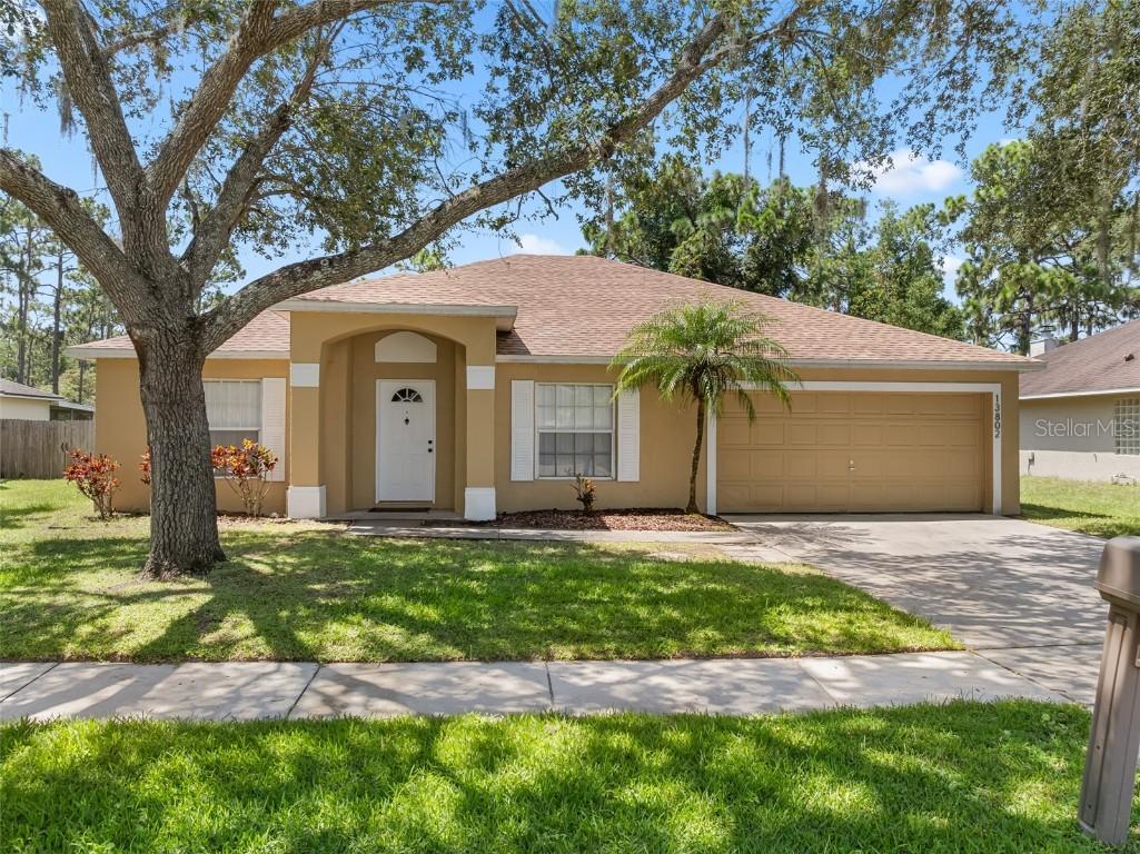 13802 Riverpath Grove Dr, Orlando, FL 32826