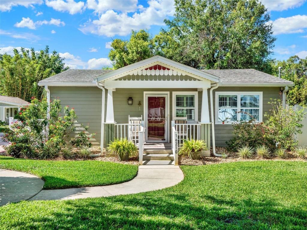 16210 Lake Saunders Dr., Tavares, FL 32778