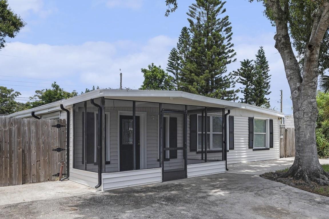 9370 83rd St., Seminole, FL 33777