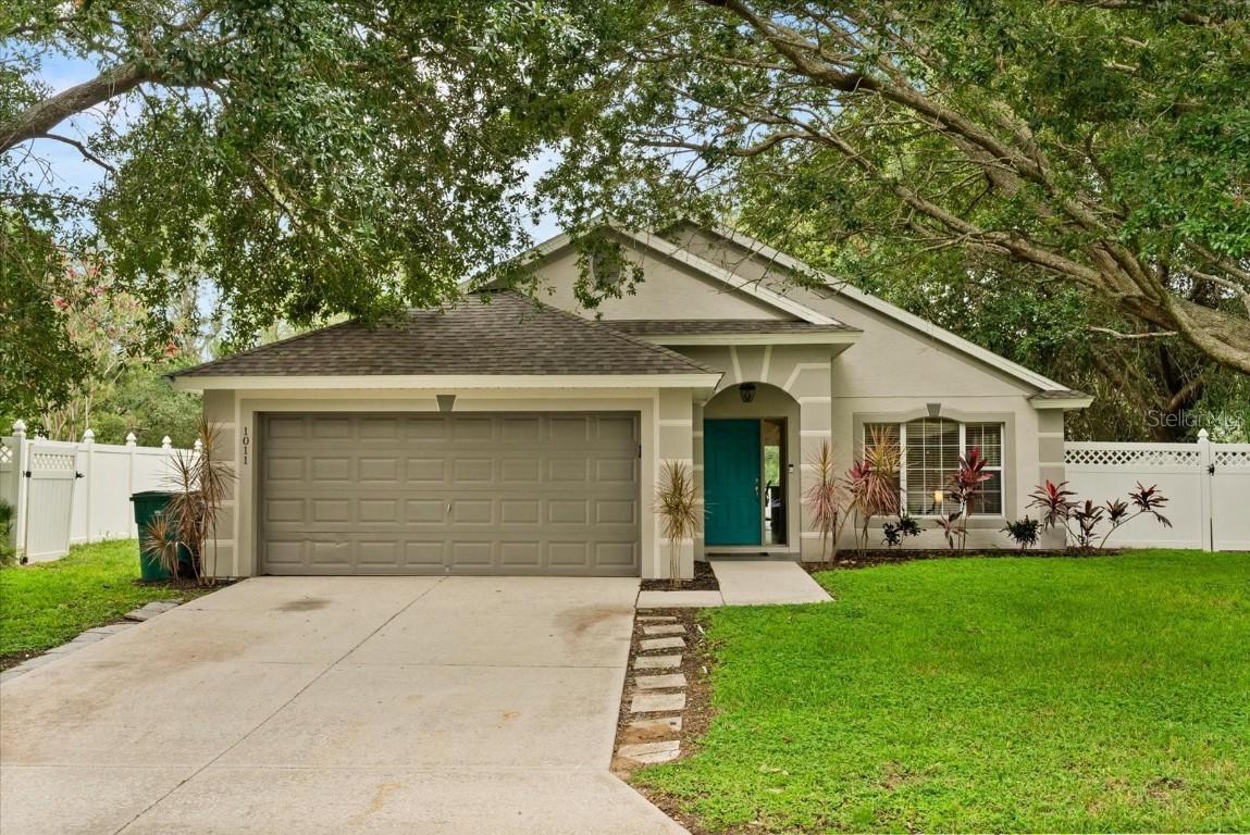 1011 Vassar Dr., Eustis, FL 32726