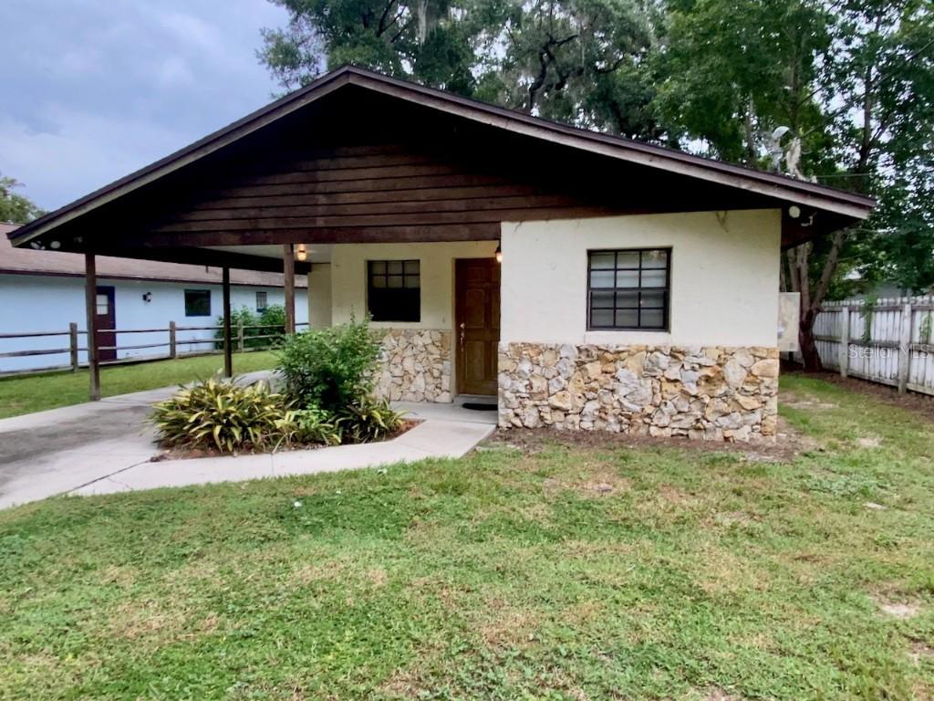 30848 Deal Dr., Sorrento, FL 32776