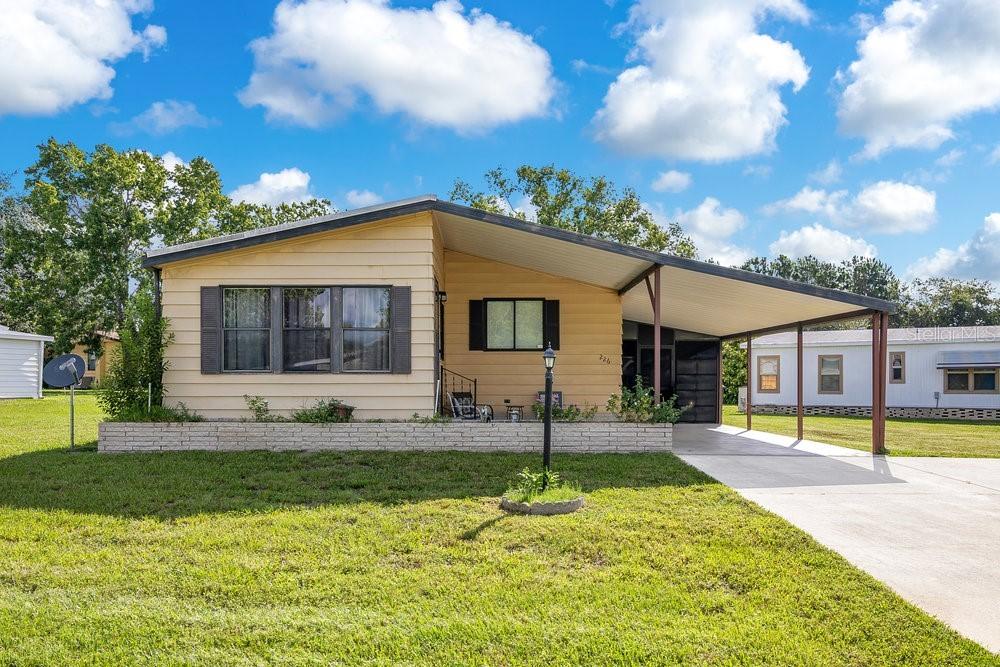 226 Menlo Park Ave., Davenport, FL 33897