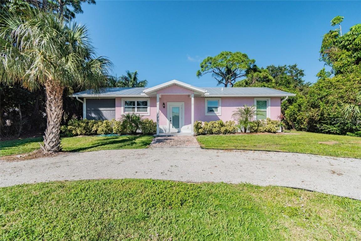 804 75th St., Bradenton, FL 34209