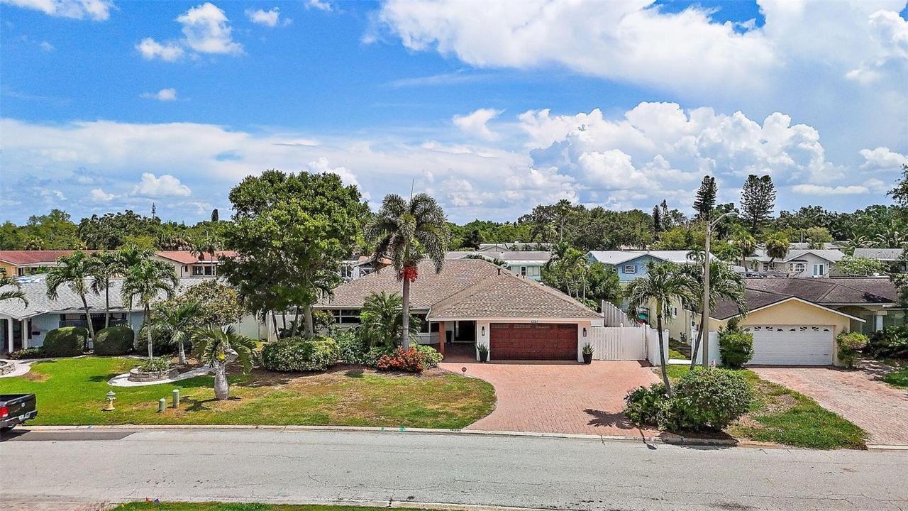 1357 52nd Ave., St Petersburg, FL 33703