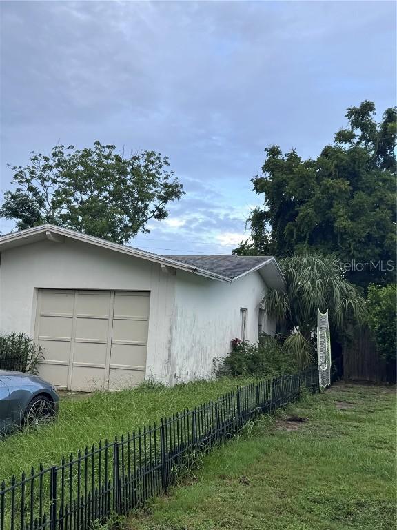 10095 Nassau Ct., Seminole, FL 33776