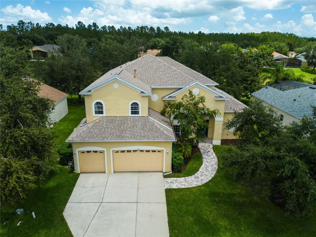 2718 Knightsbridge Rd., Clermont, FL 34711