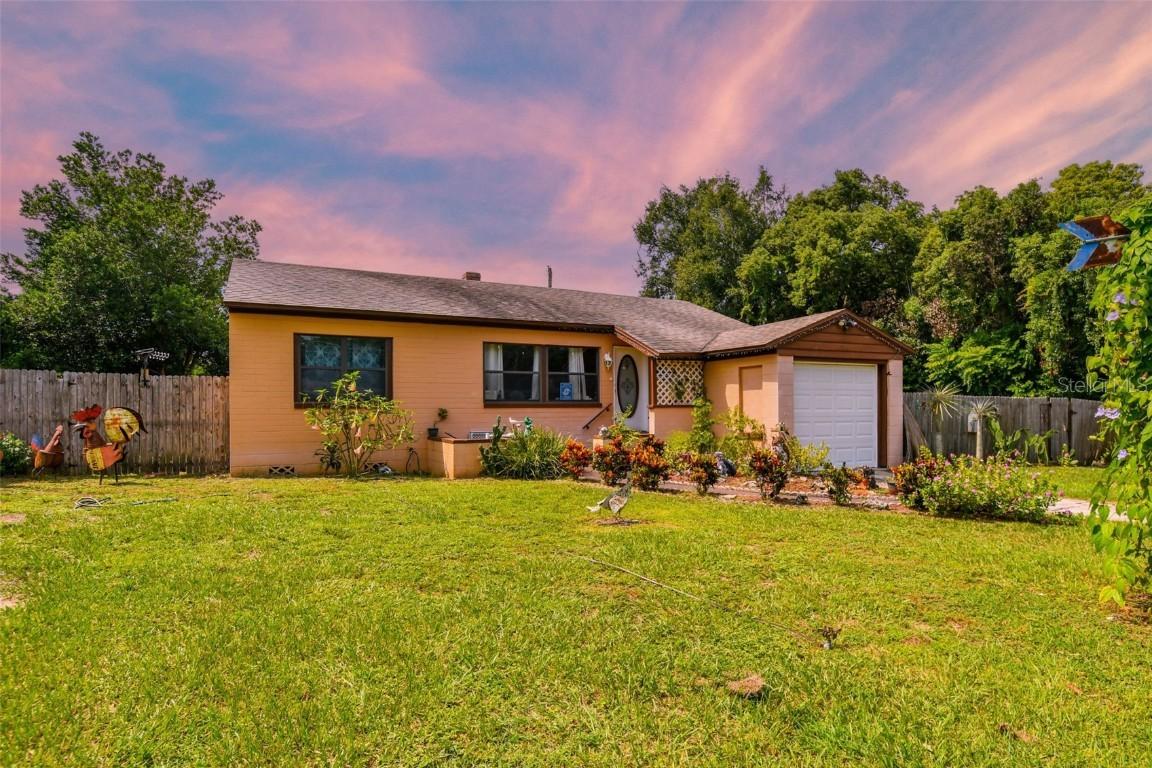 1310 Monterey Dr., Eustis, FL 32726
