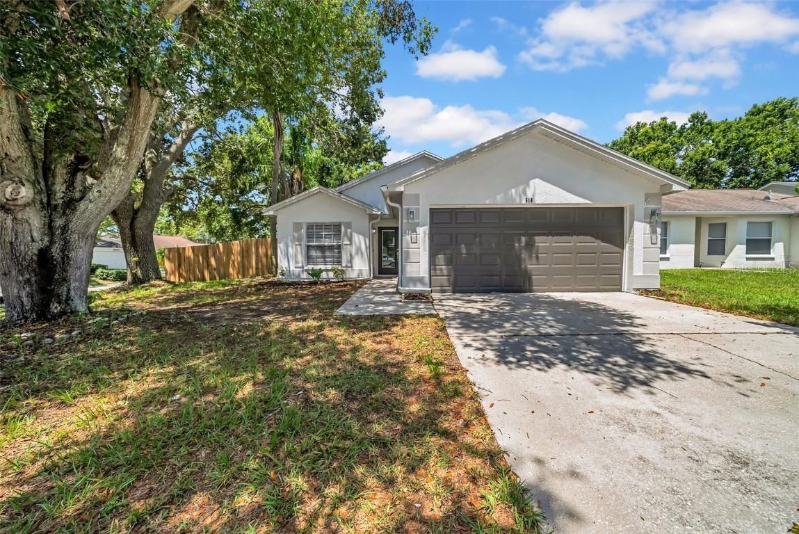 516 Center Point Rd., Valrico, FL 33594