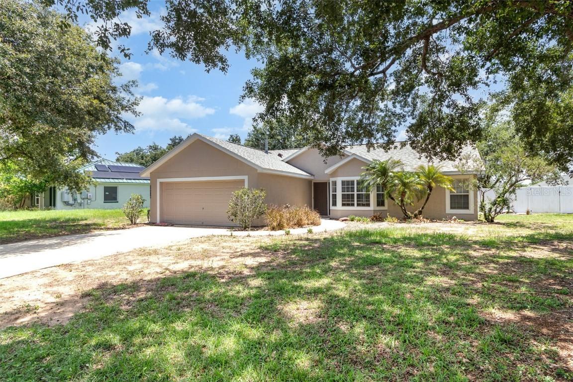 13206 Biscayne Dr., Grand Island, FL 32735