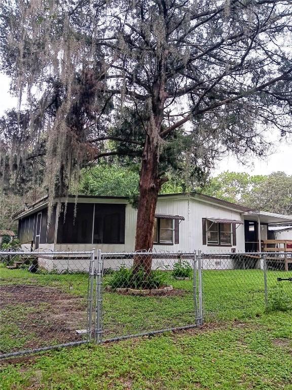 25210 NE 133rd St., Fort Mc Coy, FL 32134