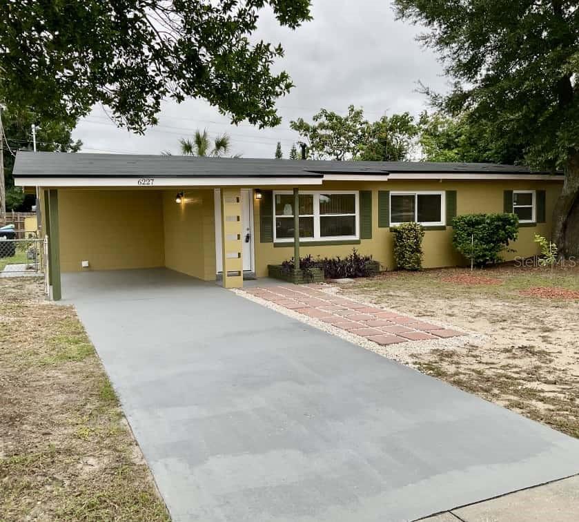 6227 NE Melbourne Ave., Orlando, FL 32835