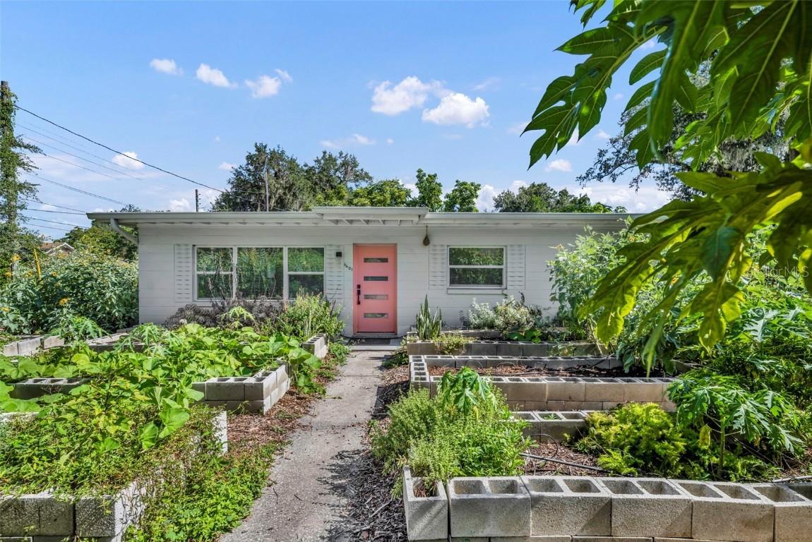1601 Triangle Ave., Orlando, FL 32806
