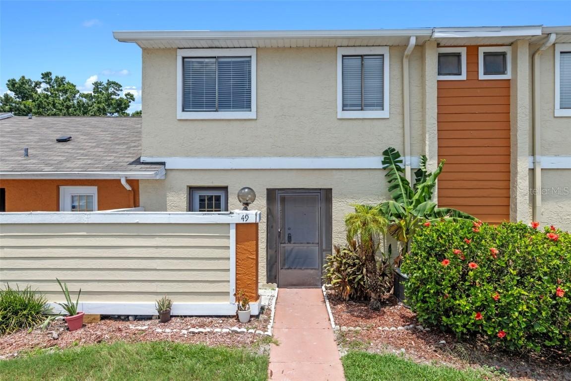 49 Silver Park Cir., Kissimmee, FL 34743