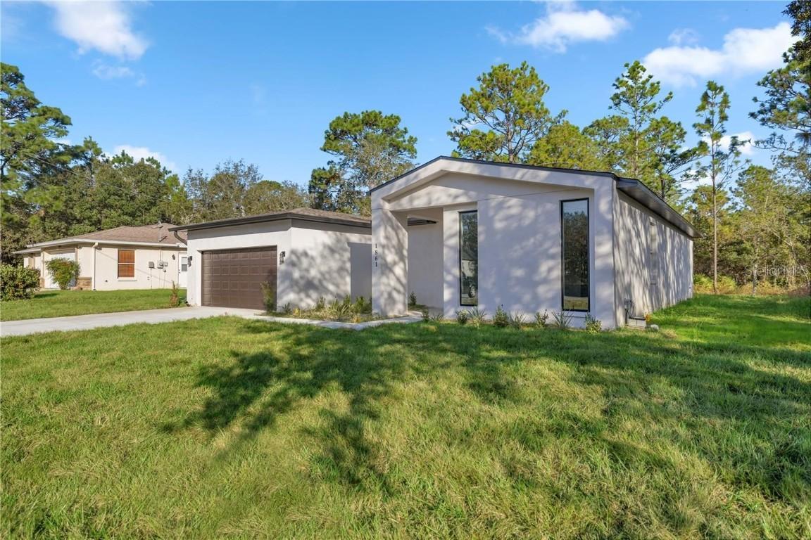 1861 W Hamshire Blvd, Citrus Springs, FL 34434