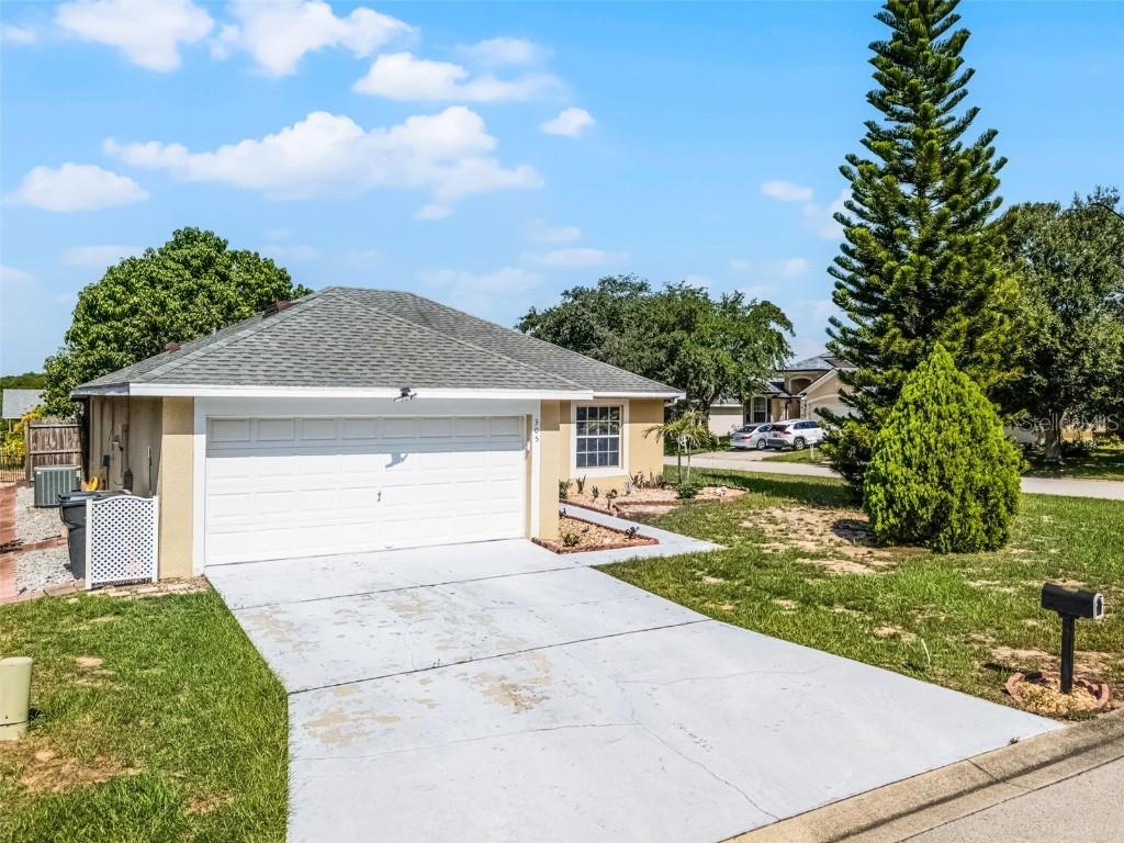 305 Quimby Dr., Davenport, FL 33897