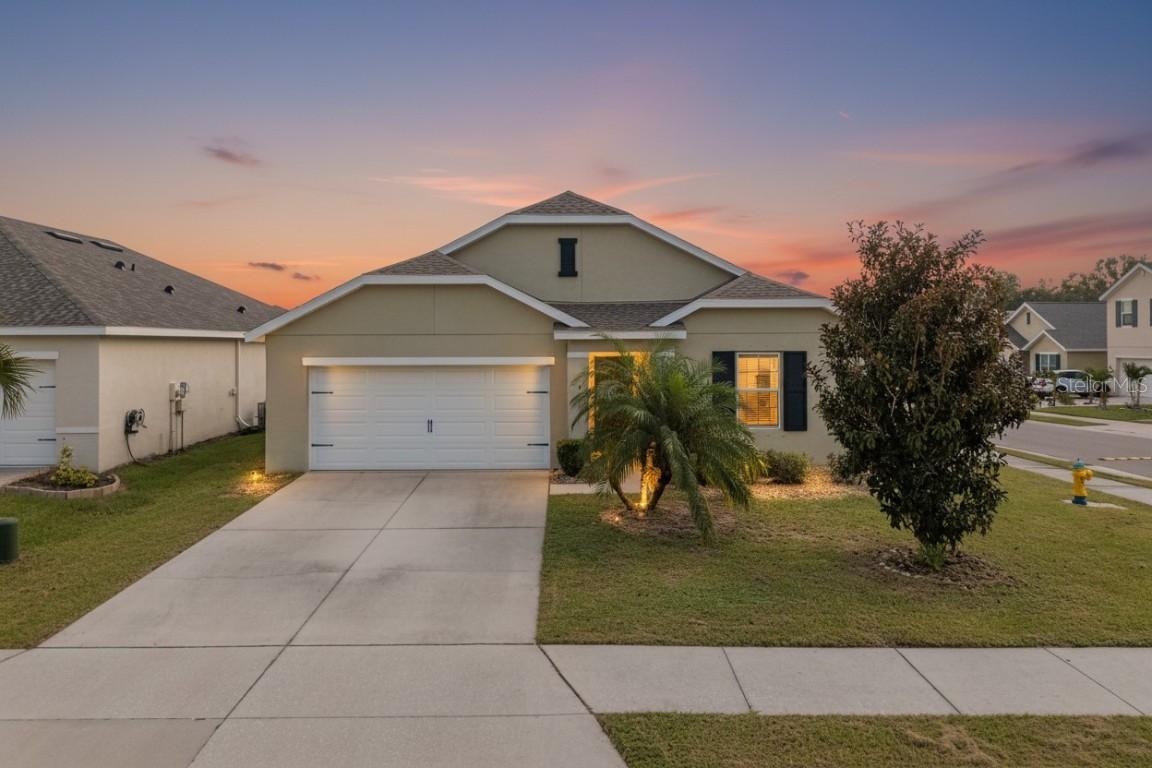5225 11th St., Bradenton, FL 34203