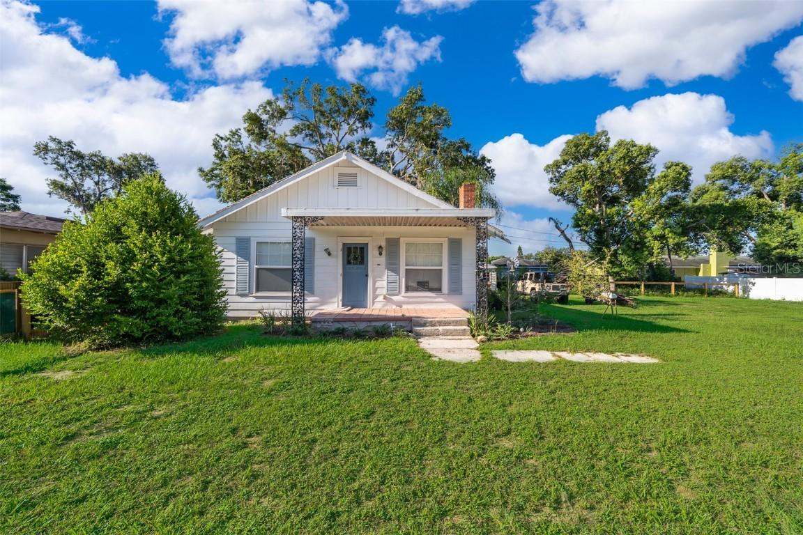1420 E Lakeview Ave., Eustis, FL 32726