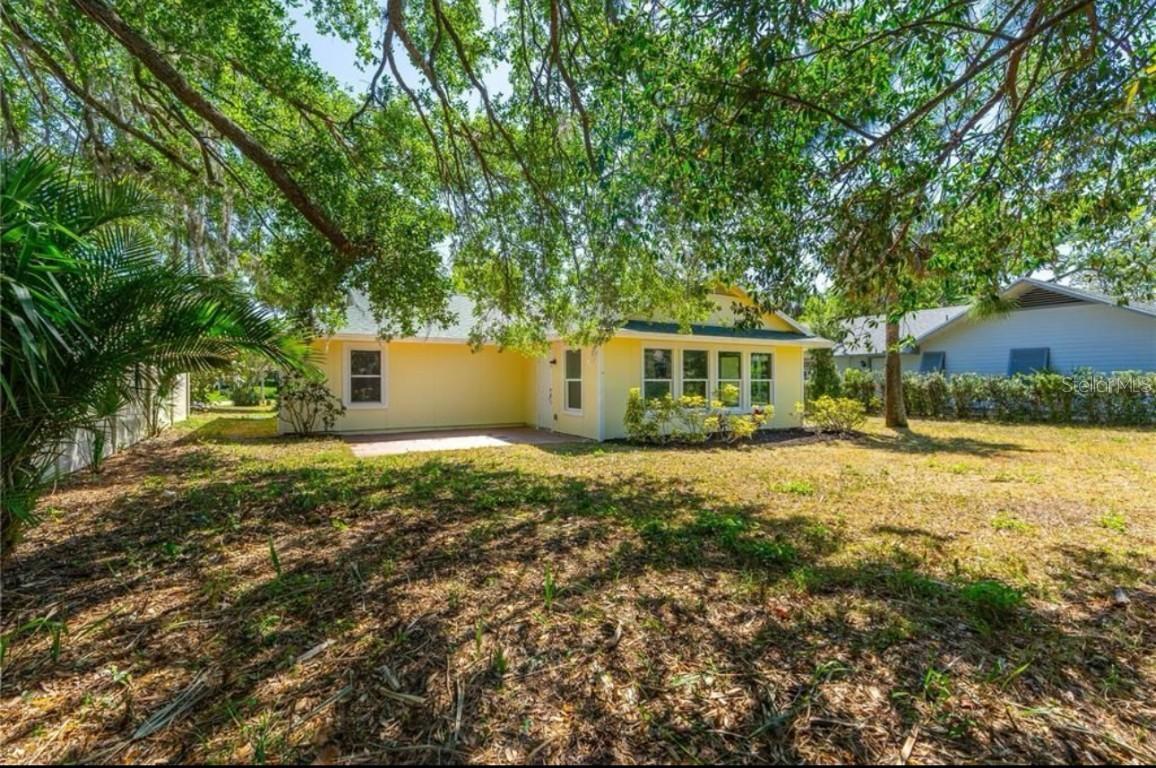 1227 Wayne Ave., New Smyrna Beach, FL 32168