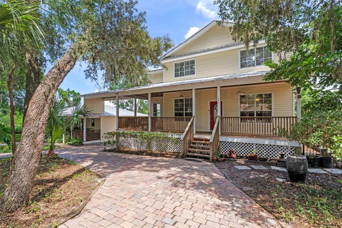 560 Fern St., Oviedo, FL 32765