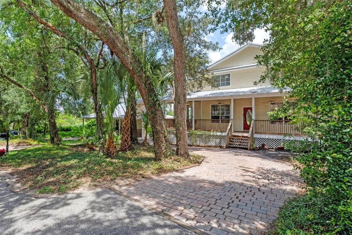 560 Fern St., Oviedo, FL 32765