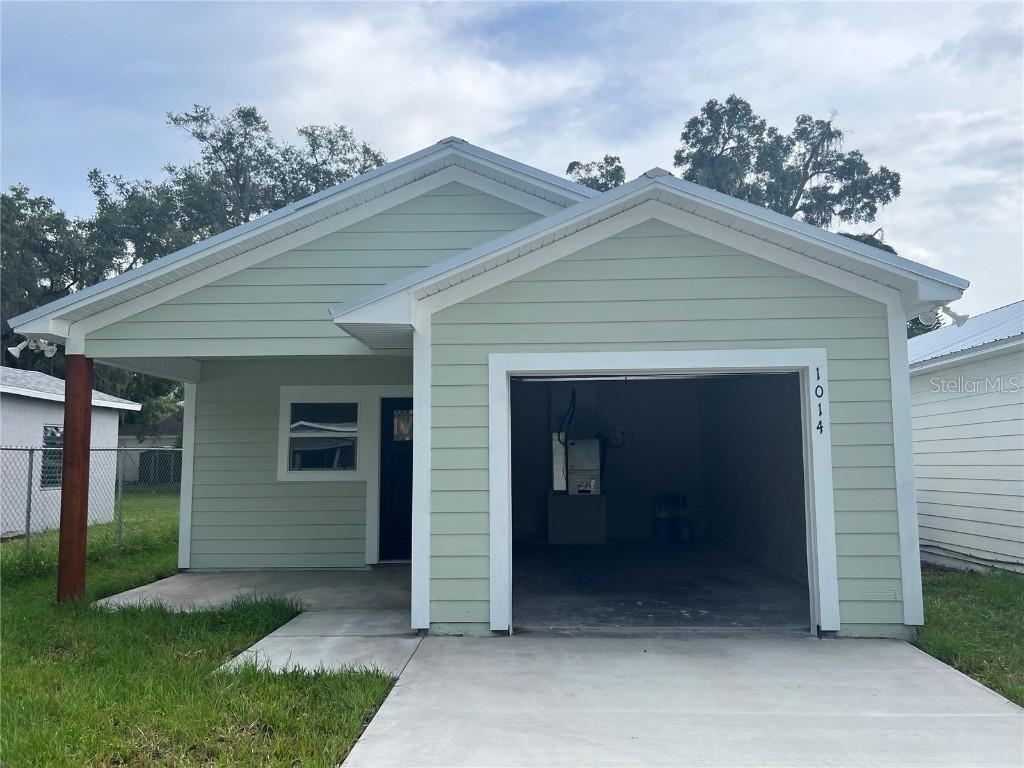 1014 E Hazzard Ave., Eustis, FL 32726